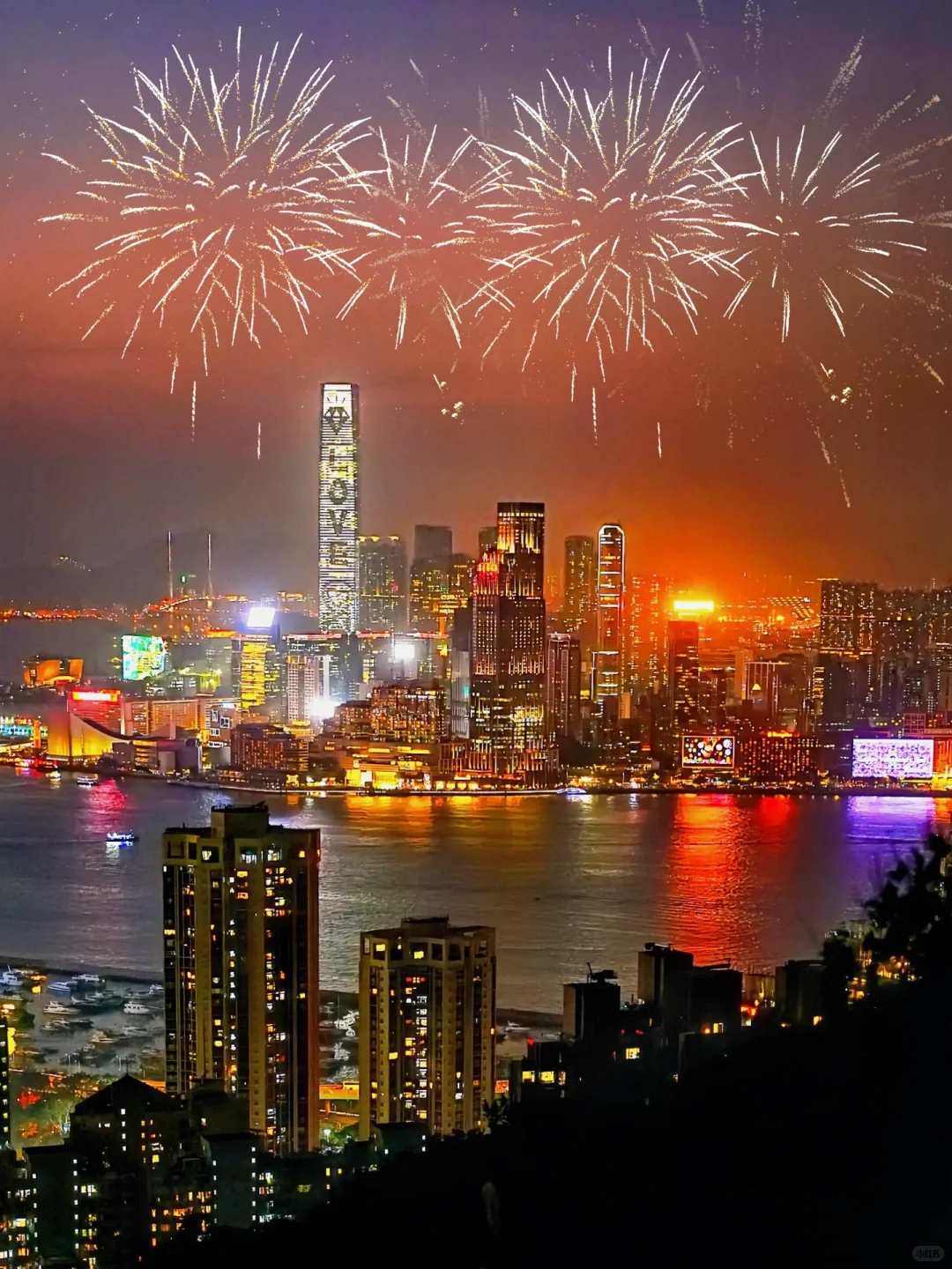 为了这❶❽张港风照片，我特意飞了趟香港??