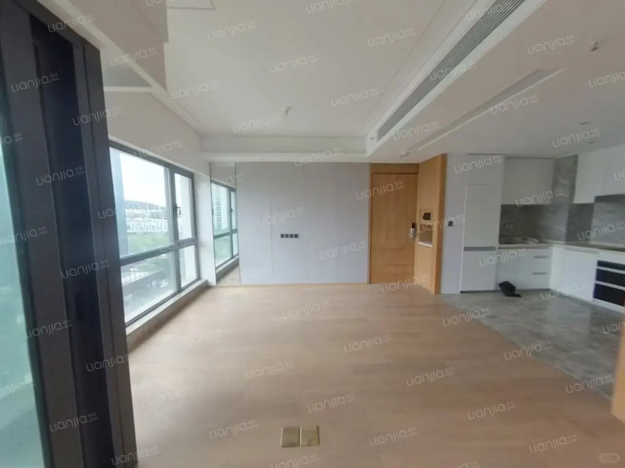 会展中心附近好房 找女室友