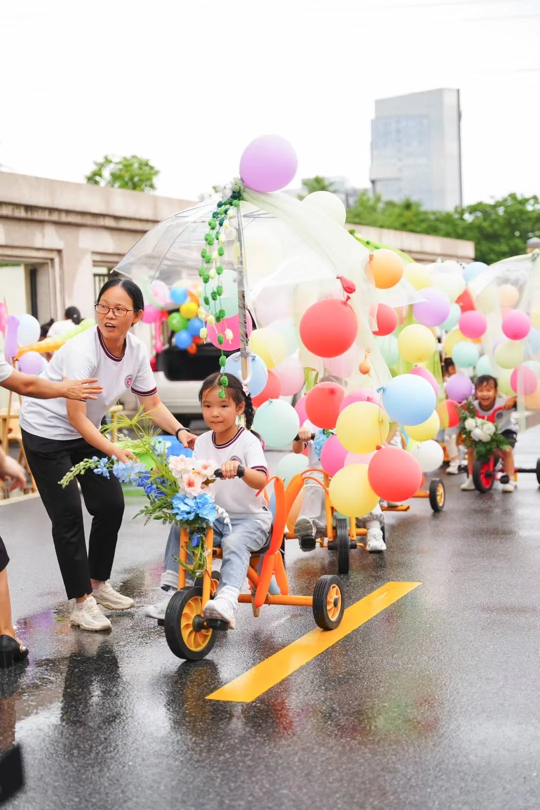环遇华商幼车尾集市！?