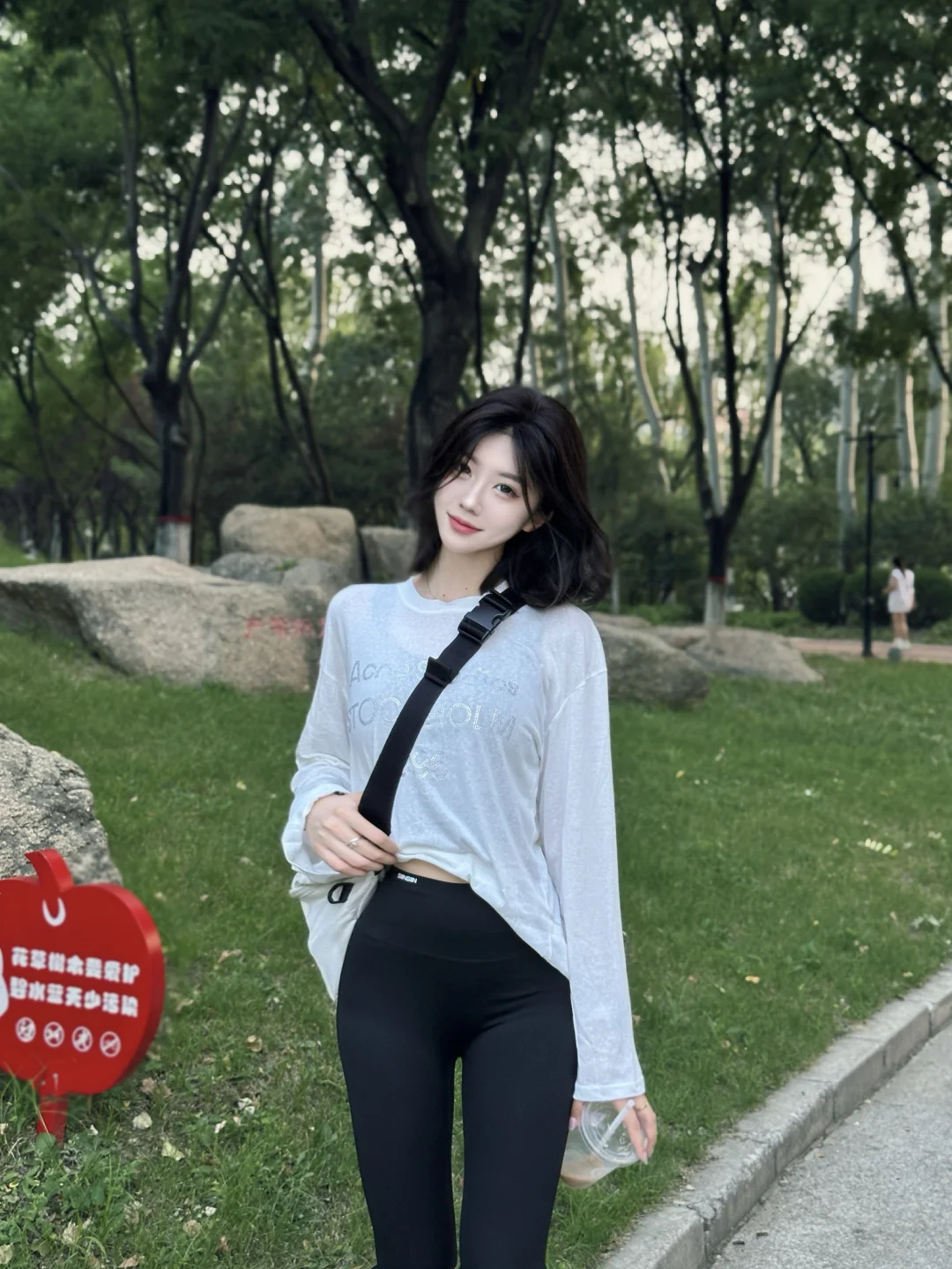 短发｜瑜伽裤女孩?