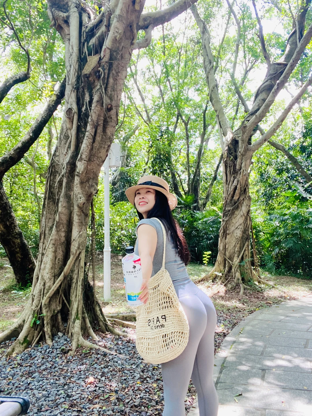 谁说瑜伽裤是白又瘦的专属的？
