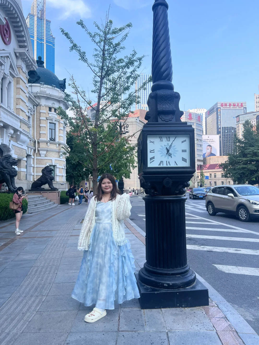 胖女生海边游玩穿搭