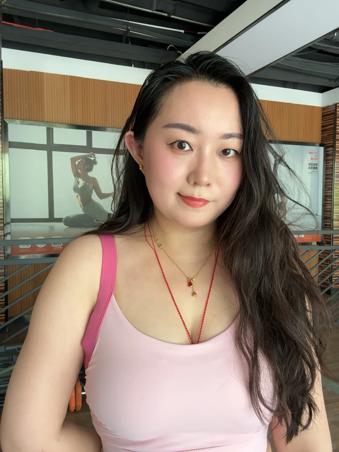 粉色瑜伽裤真的像秋裤啊