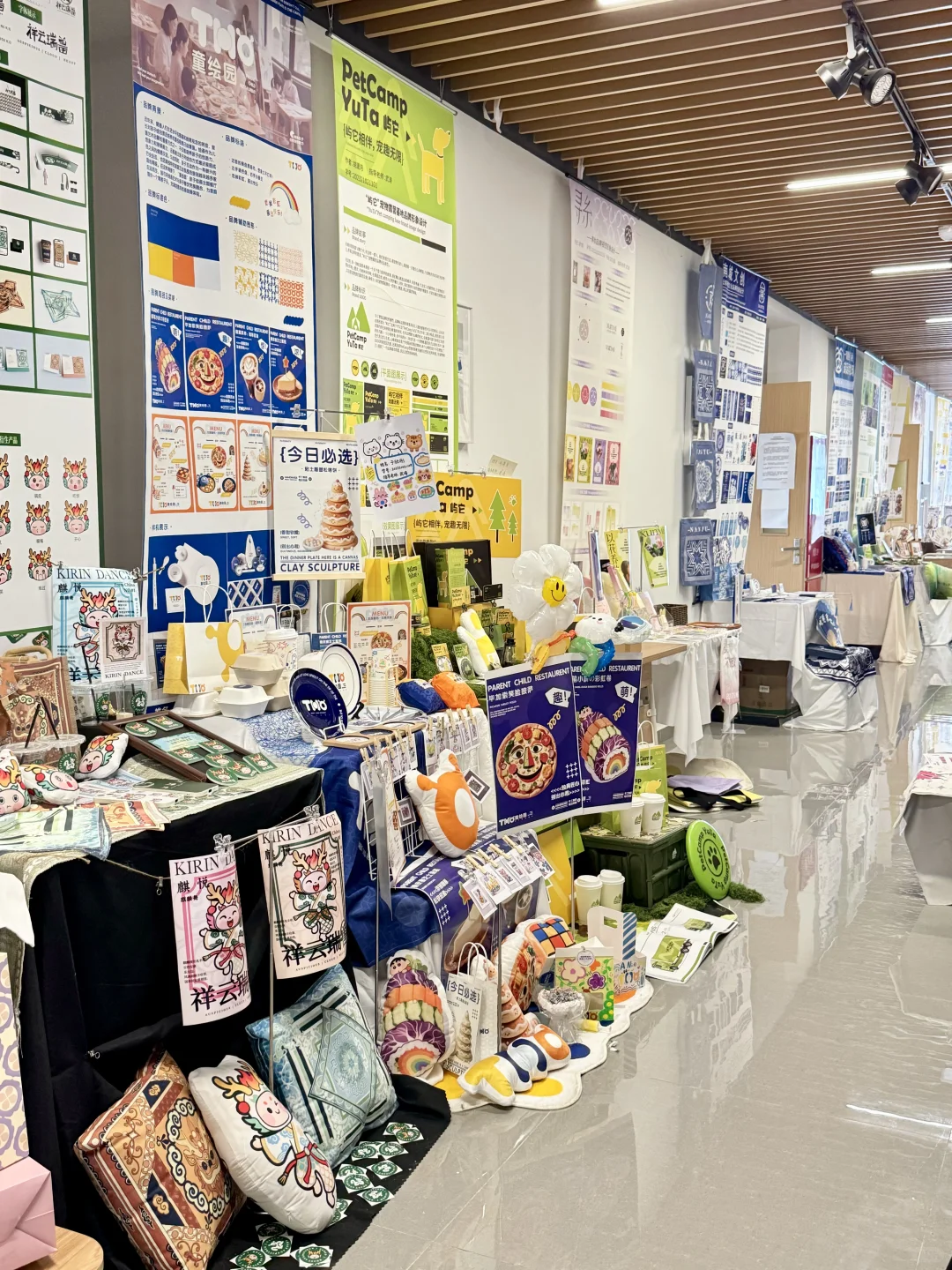 成都大学进来挨夸！毕设展真的优秀?