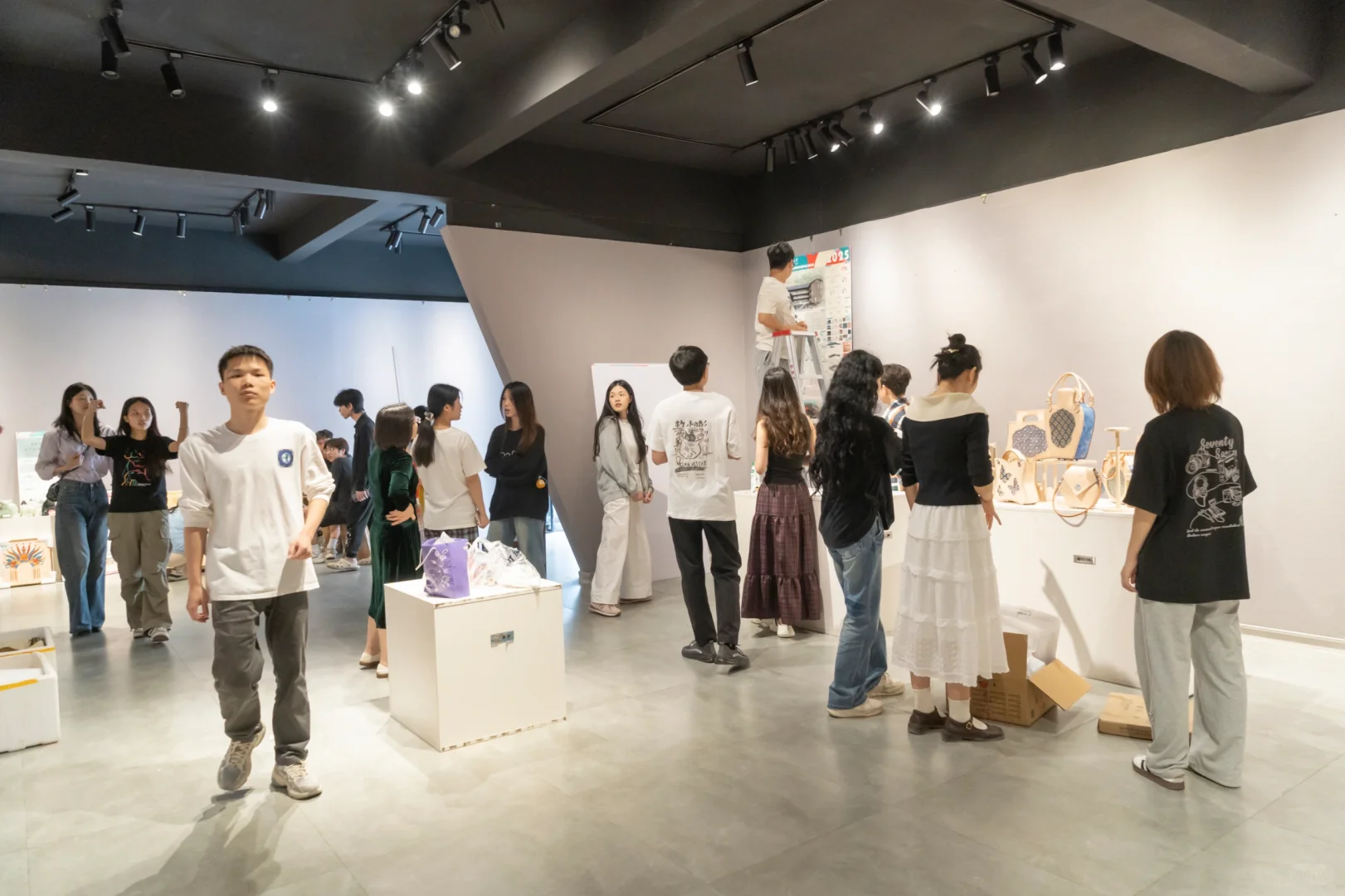 ?城大 2025 届毕业设计展 | 《万象》