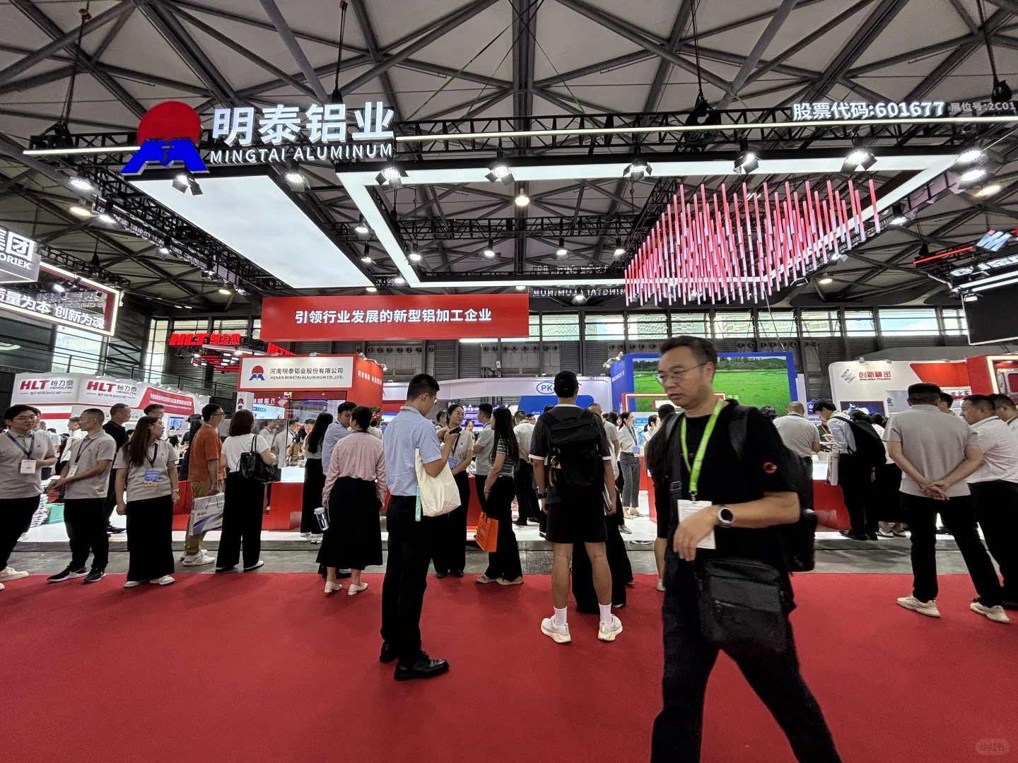 明泰铝业展台｜工业风与品牌力的碰撞?