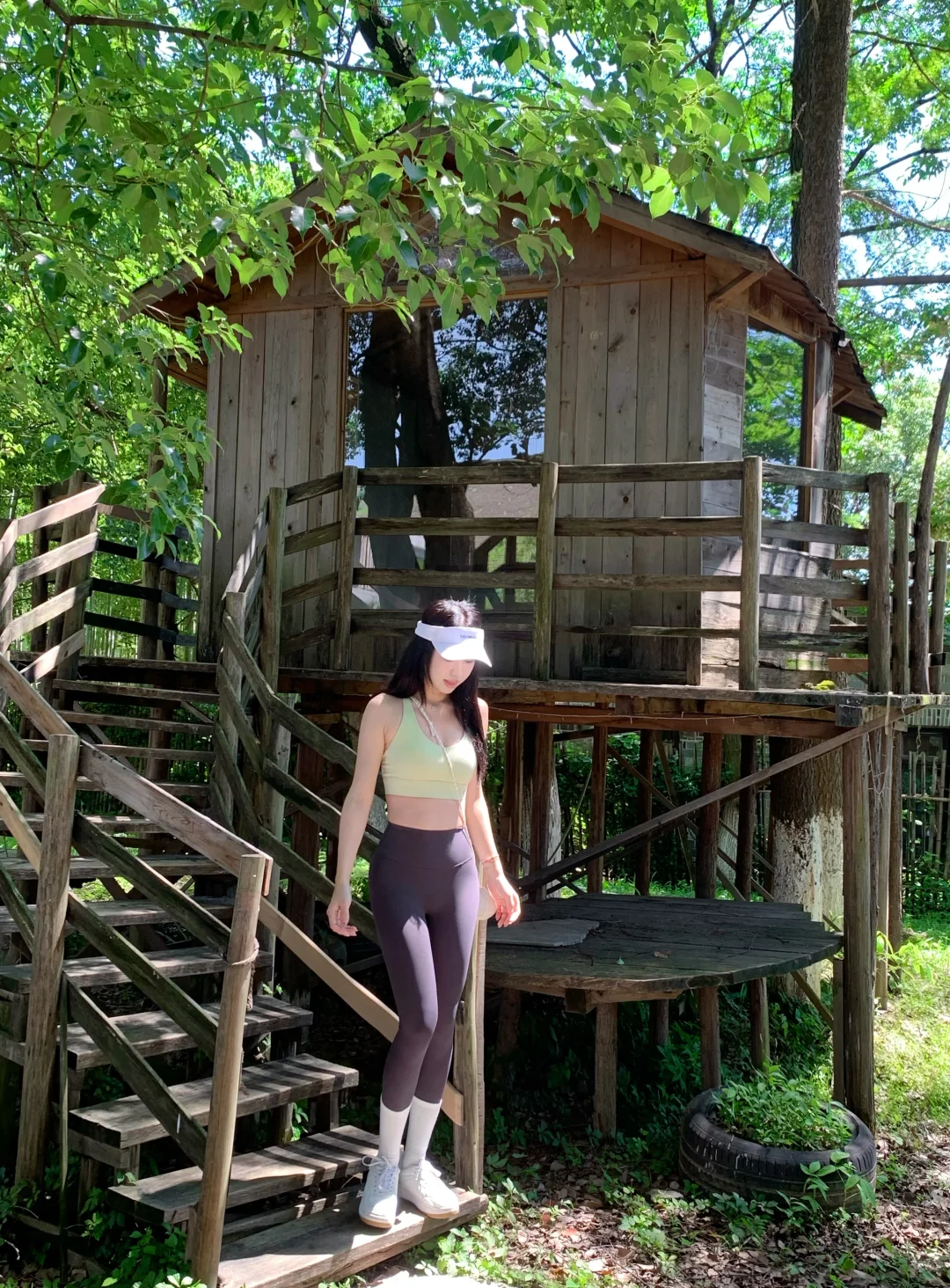 挑战只穿瑜伽服出门Day60｜在树屋享受阳光☀️