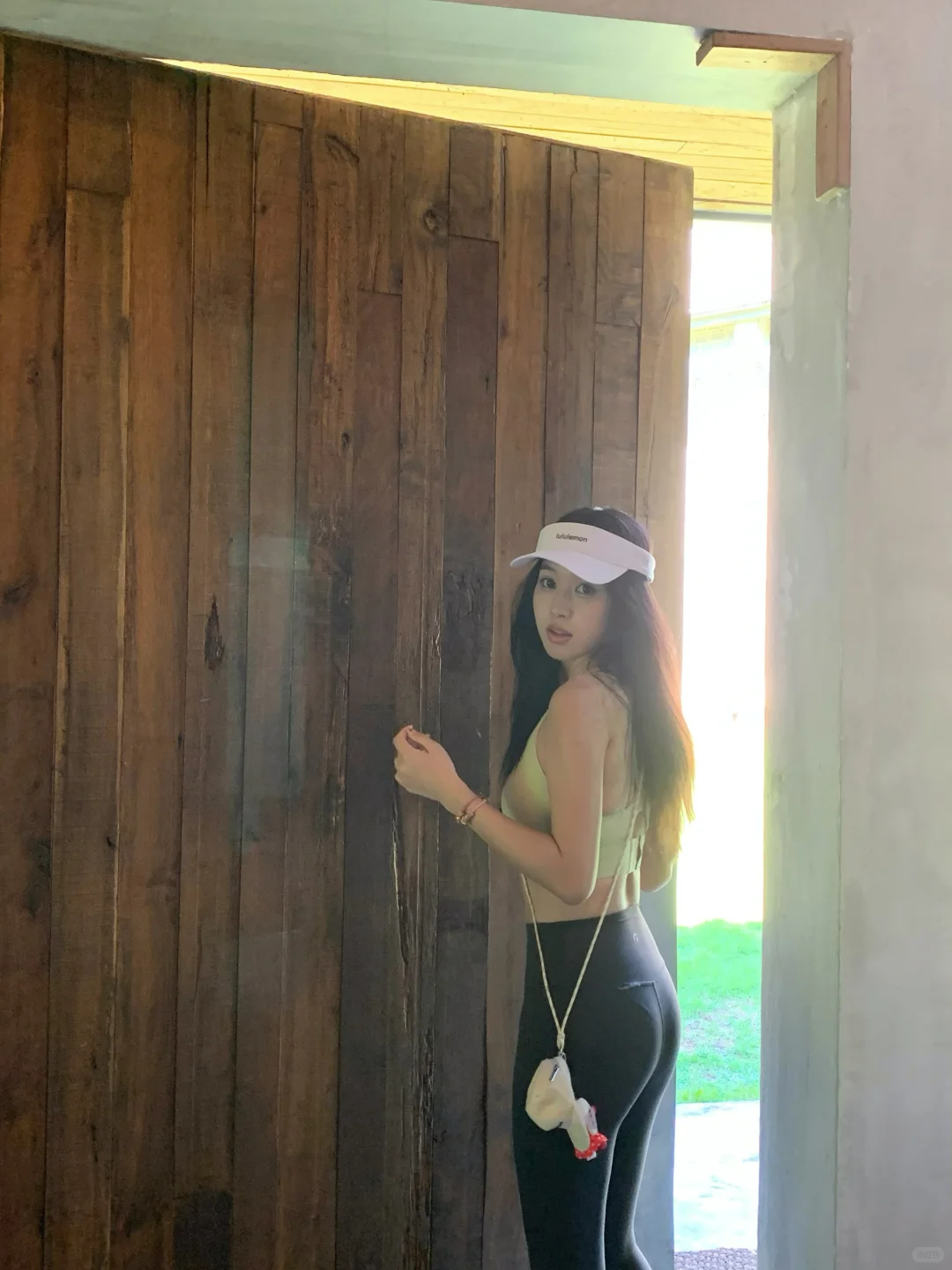 挑战只穿瑜伽服出门Day60｜在树屋享受阳光☀️