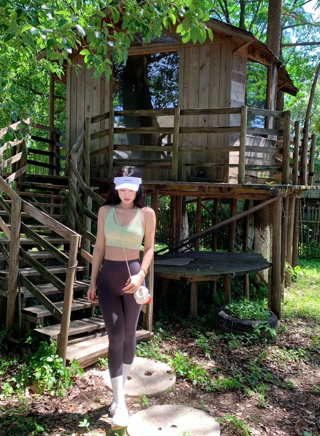 挑战只穿瑜伽服出门Day60｜在树屋享受阳光☀️