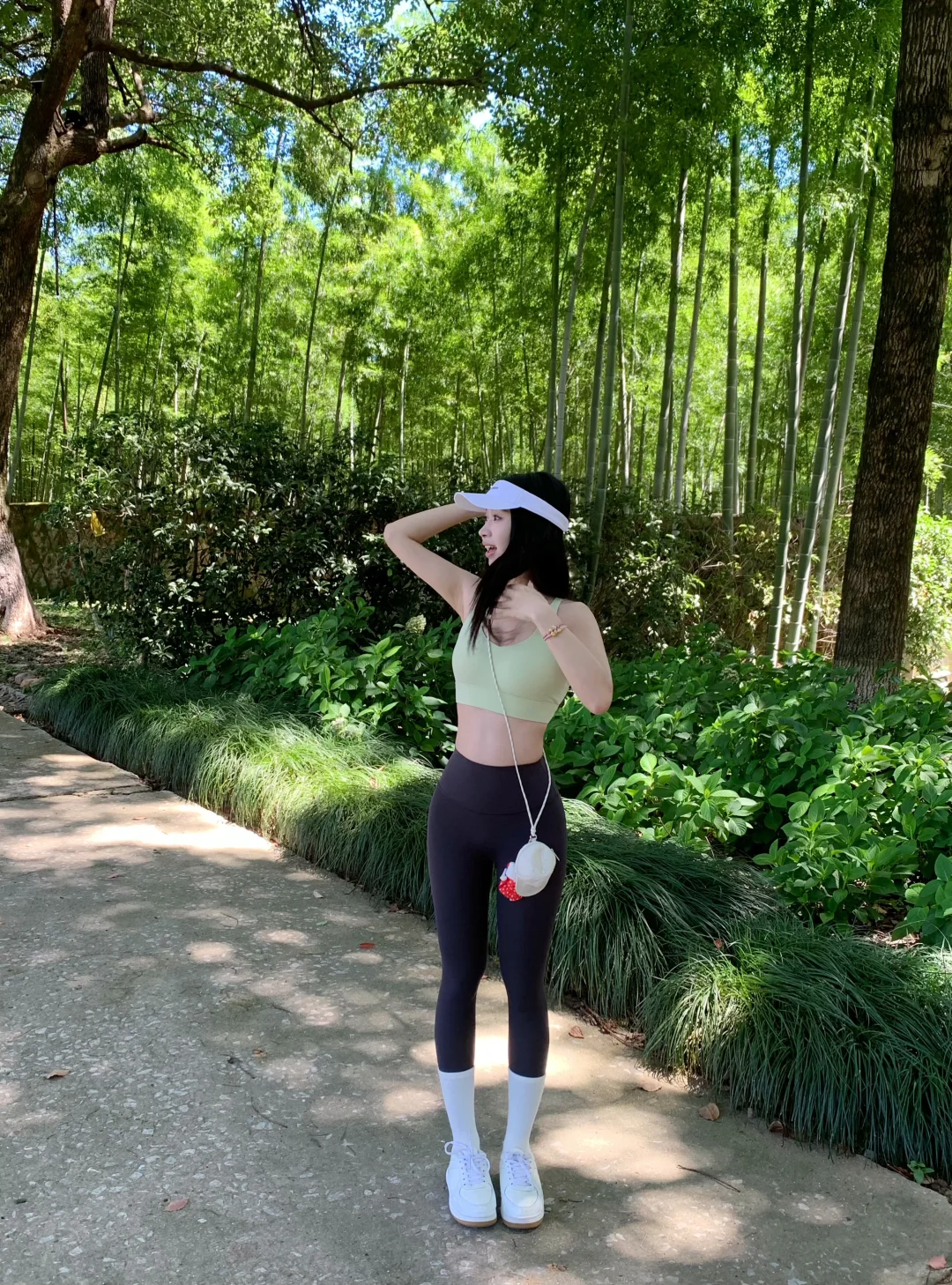挑战只穿瑜伽服出门Day60｜在树屋享受阳光☀️