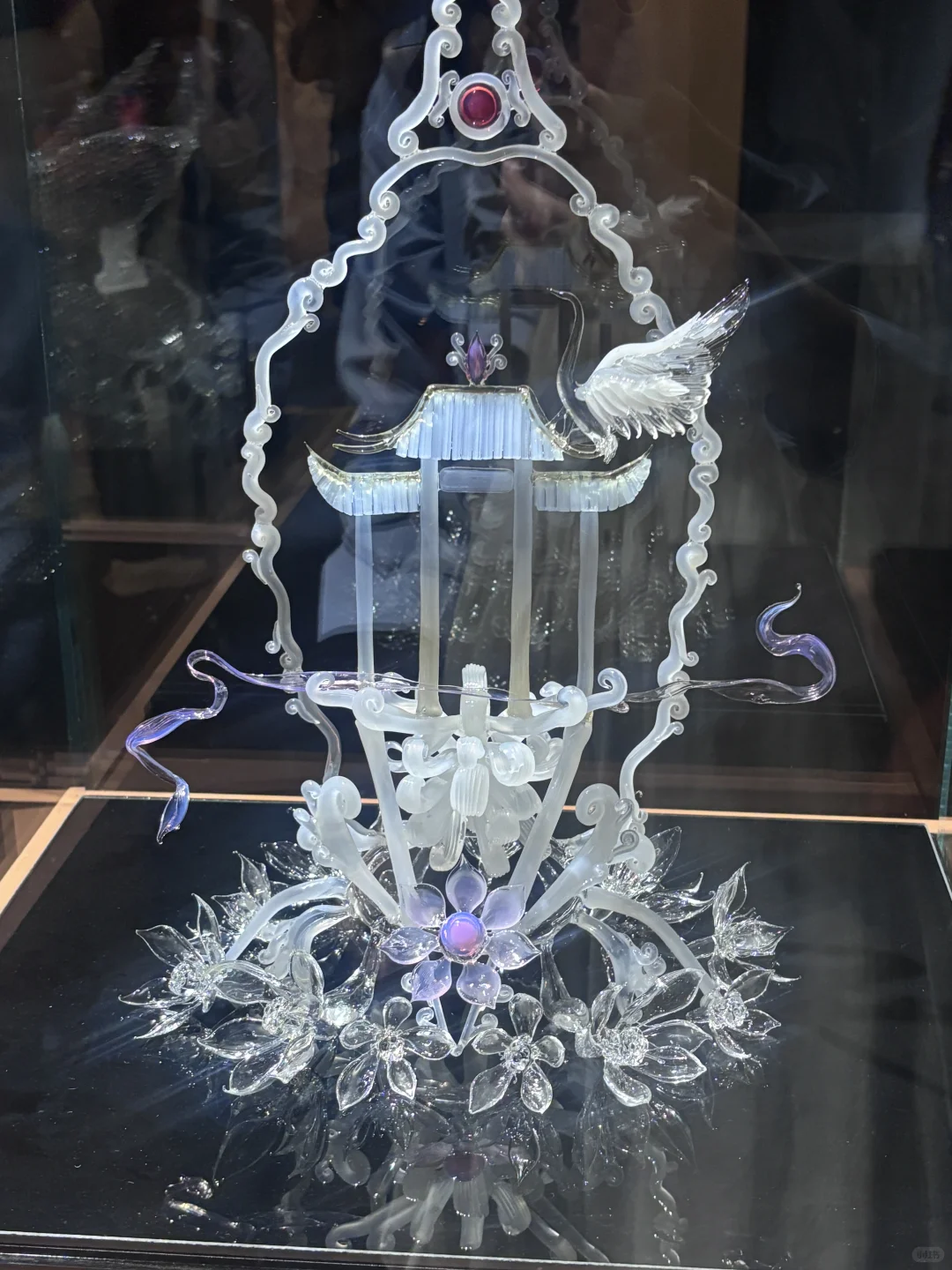 国博琉璃展美到失语