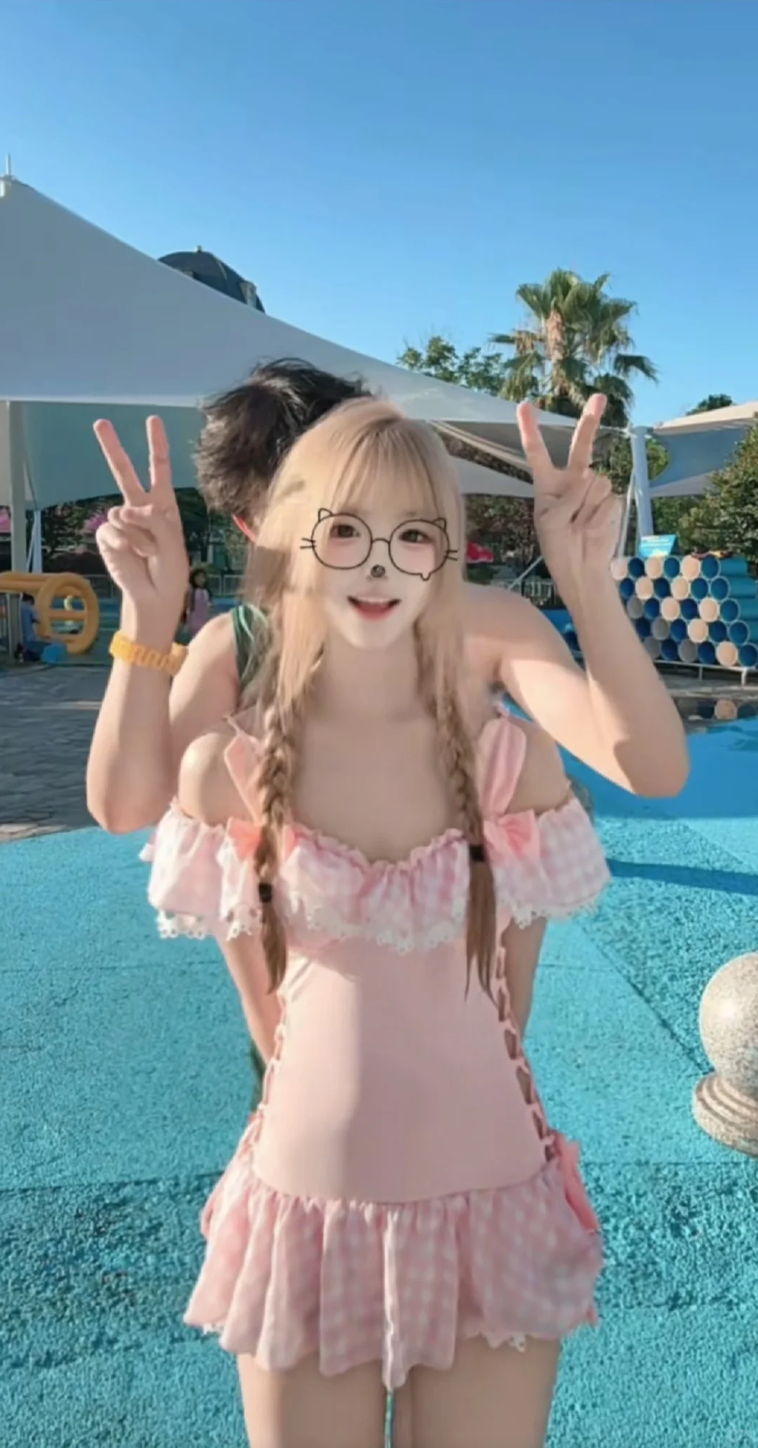 搜遍全网也找不到同款的泳衣