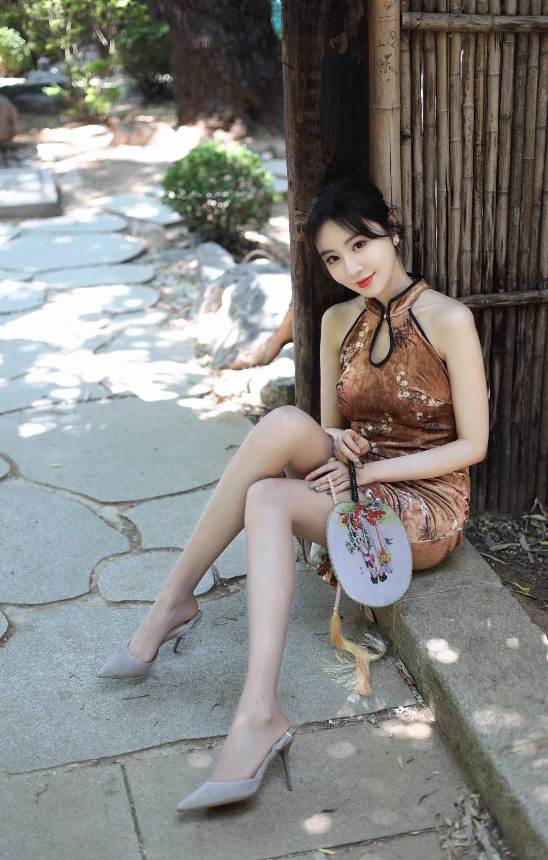 今天的旗袍，是夏天的蝉鸣