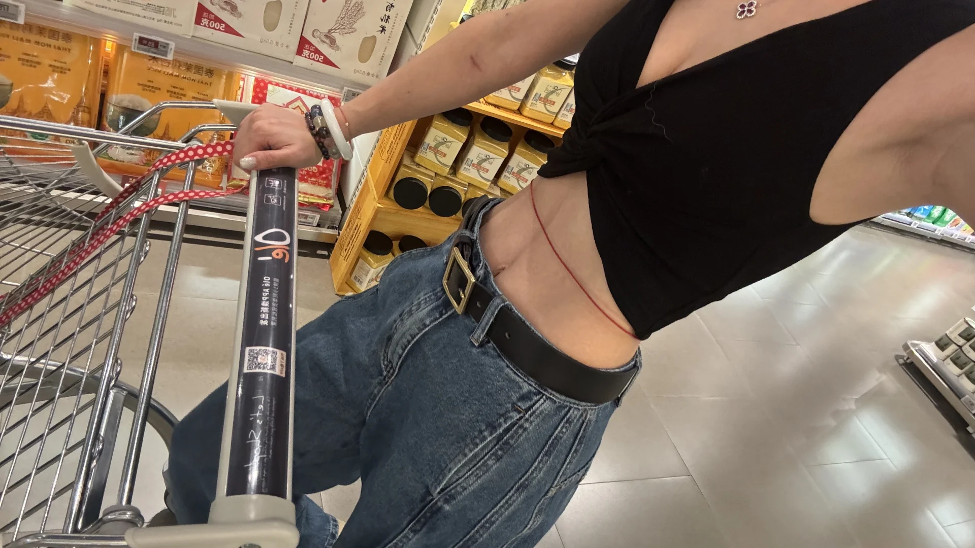 37岁，59cm的腰