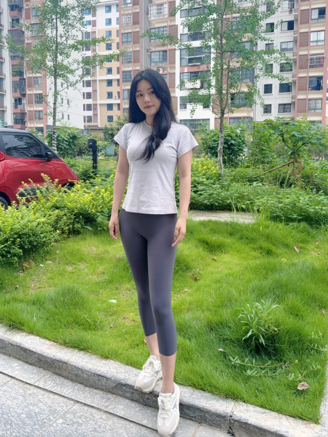 小区散步ootd｜瑜伽裤的松弛感拿捏了
