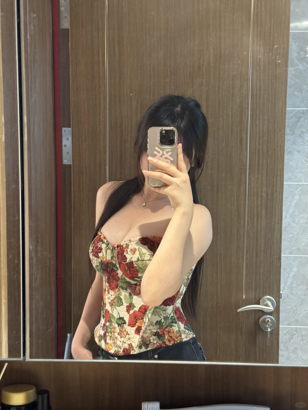 妈呀这件鱼骨胸衣也太美了 版型超正！