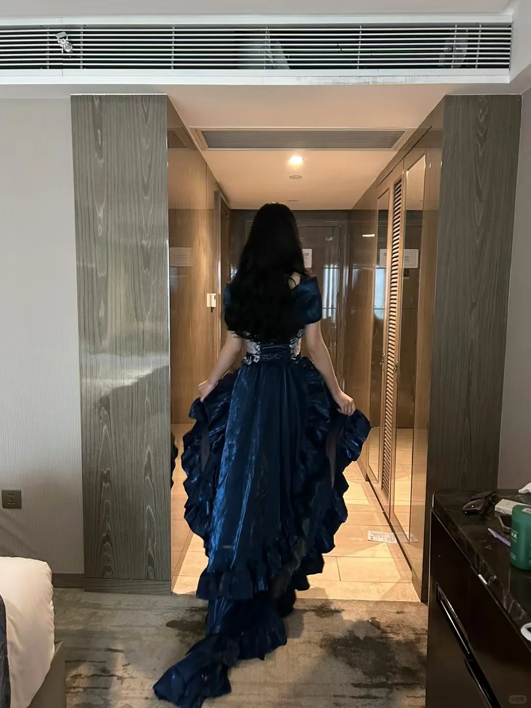 克莱因蓝礼服怎么选?糖妹带你一篇速通！