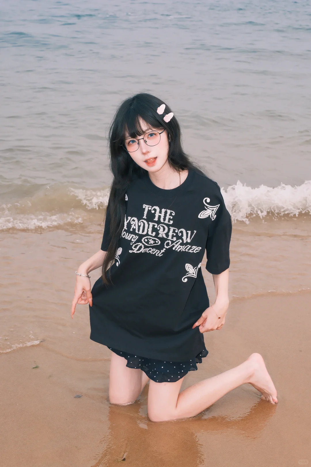 海边ootd｜穿黑色也想当甜妹