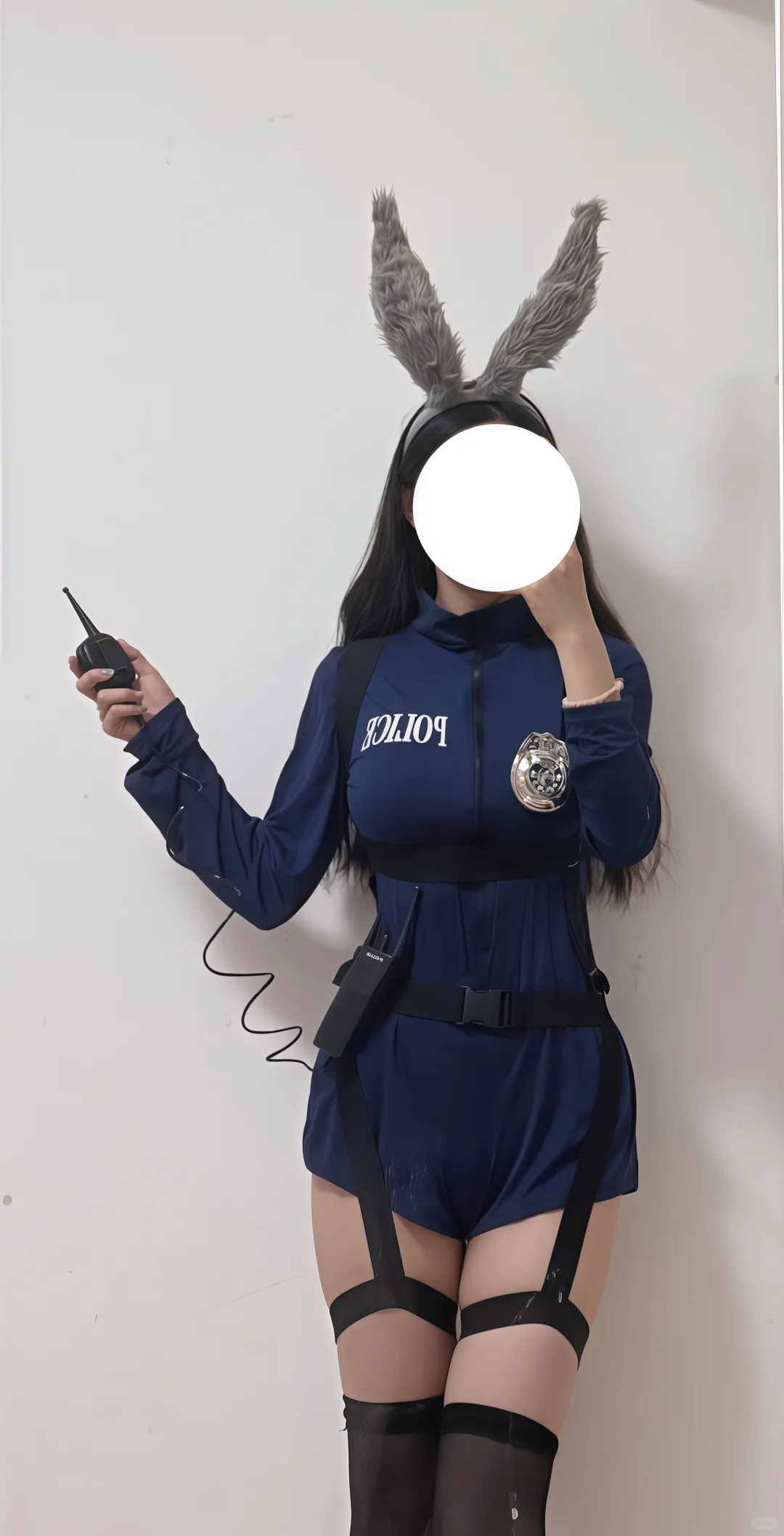 左滑帮我穿上！！今天cos兔子?！！