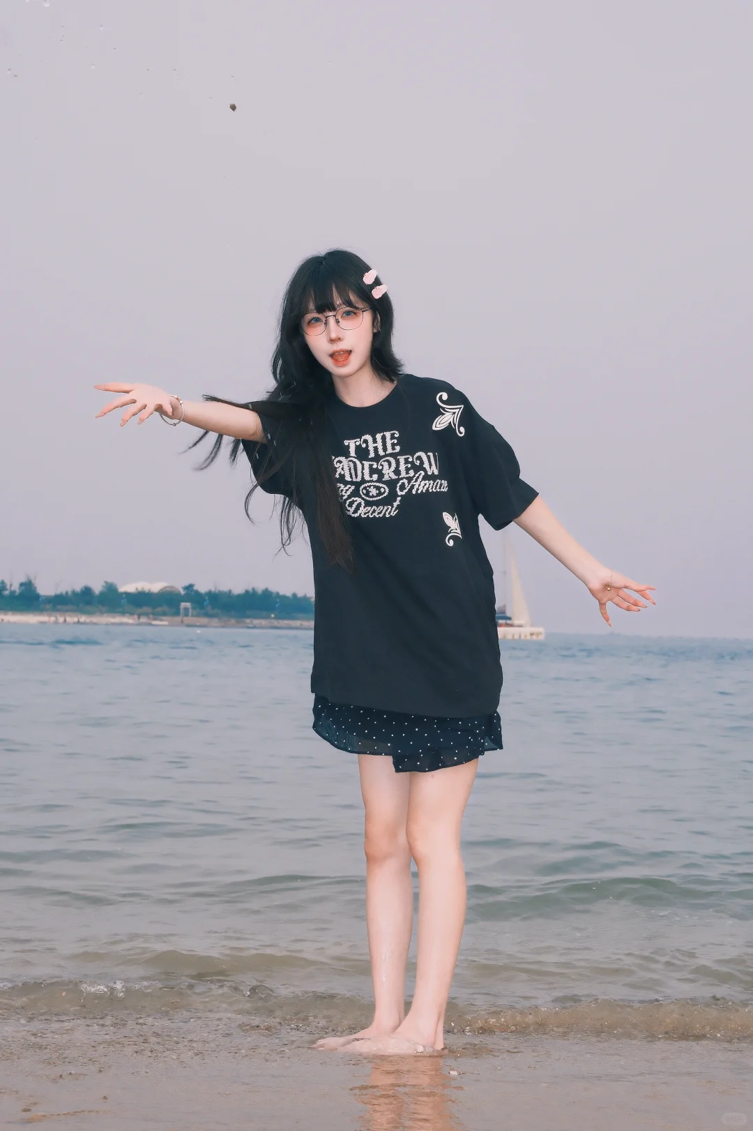 海边ootd｜穿黑色也想当甜妹