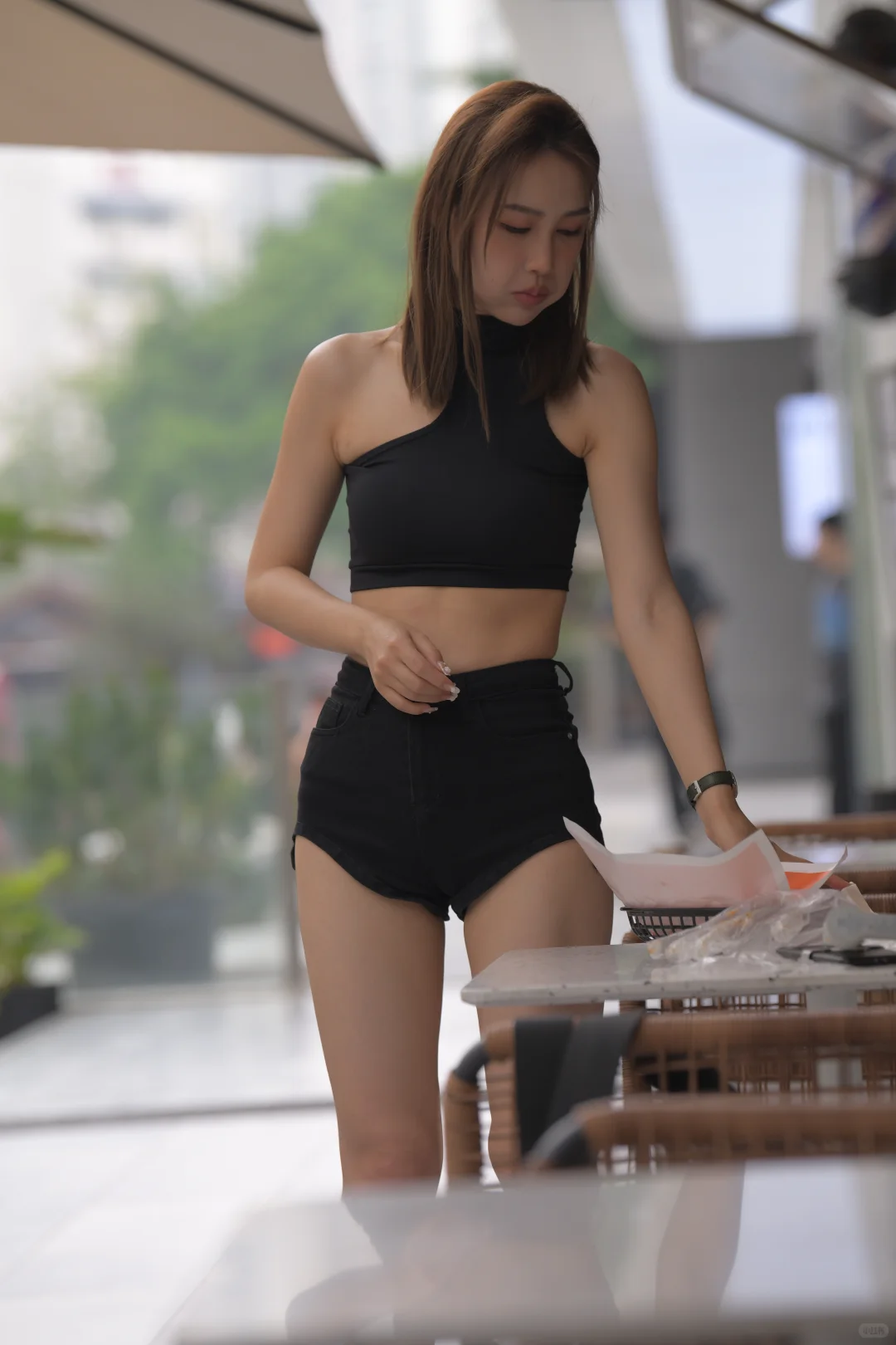 黑色，代表着神秘
