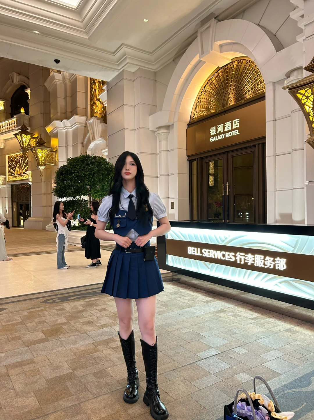 克莱因蓝礼服怎么选?糖妹带你一篇速通！