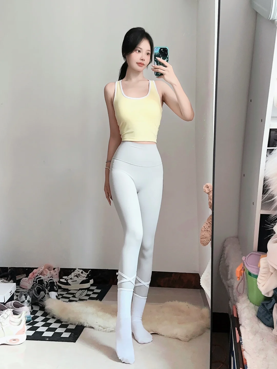 ???超超超显白的嫩黄色