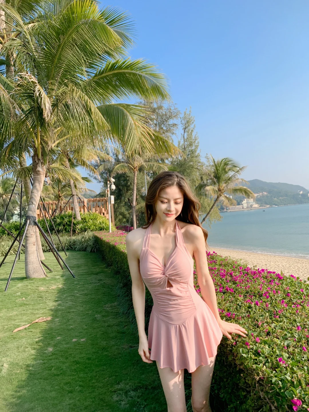 啊啊啊～这套粉呼呼的泳衣真的太适合夏天啦～