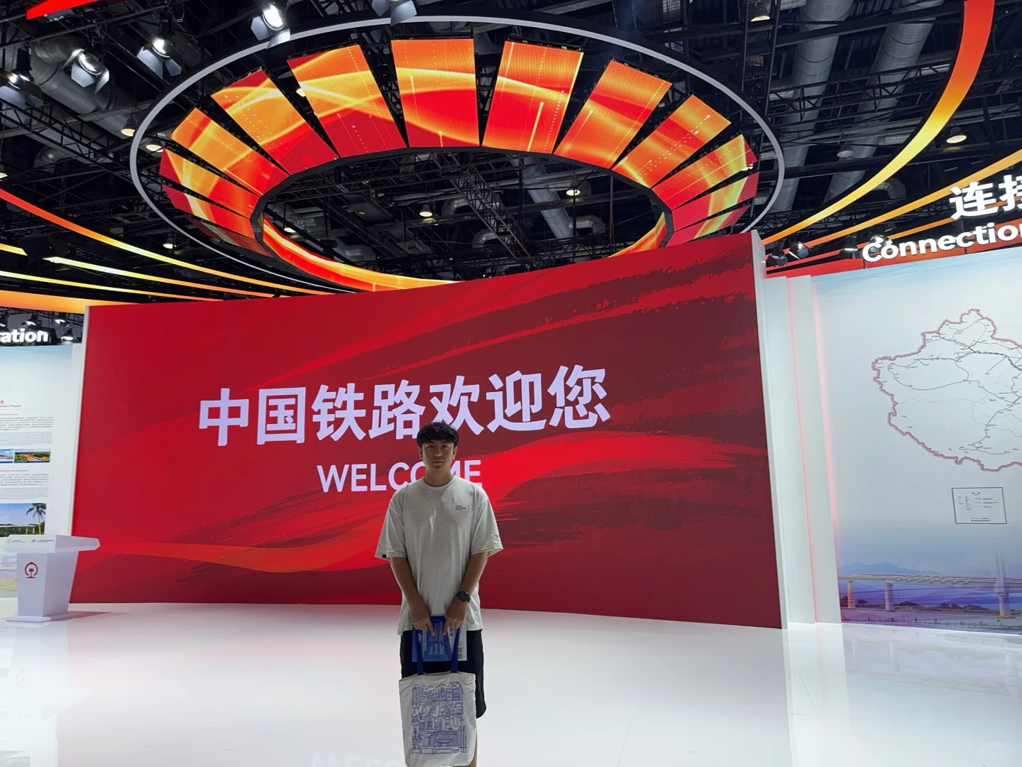 替我交大来铁路技术装备展露个脸！