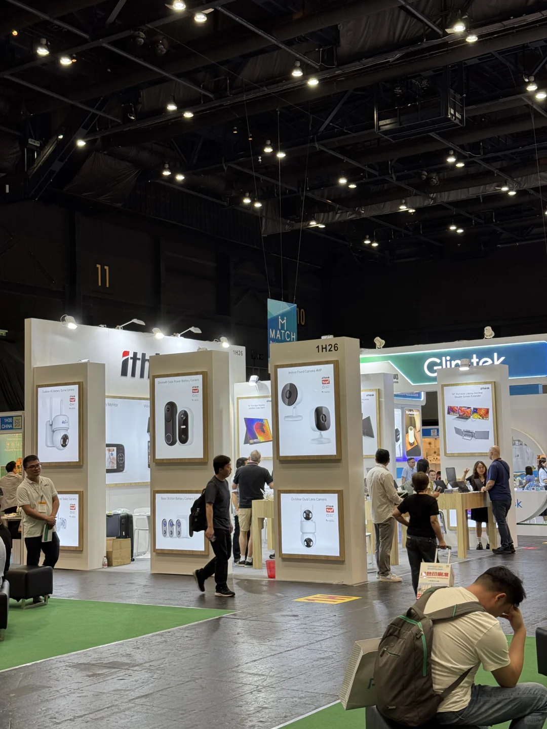 在香港电子展会的第三天