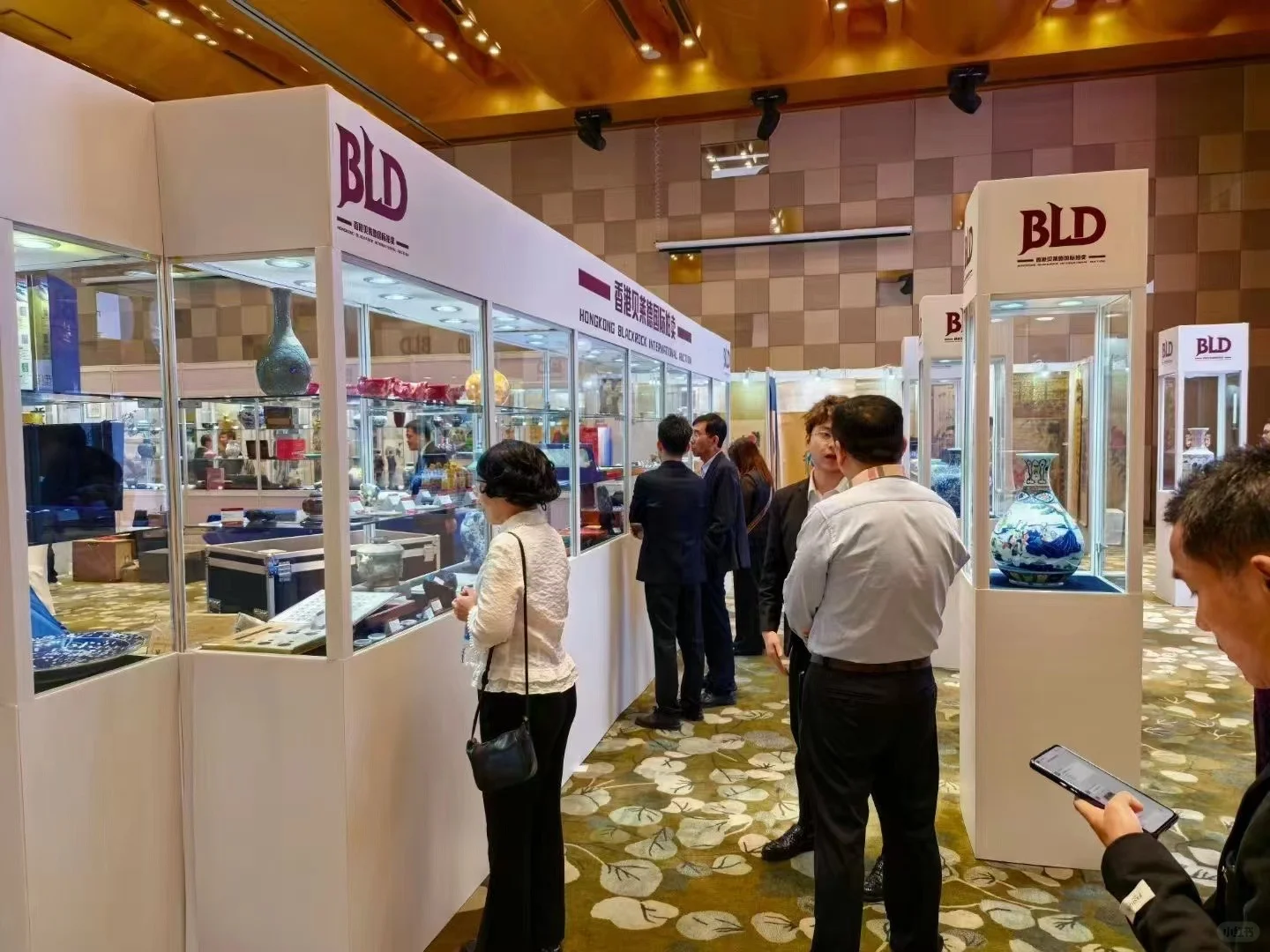 香港贝莱德拍卖会预展现场
