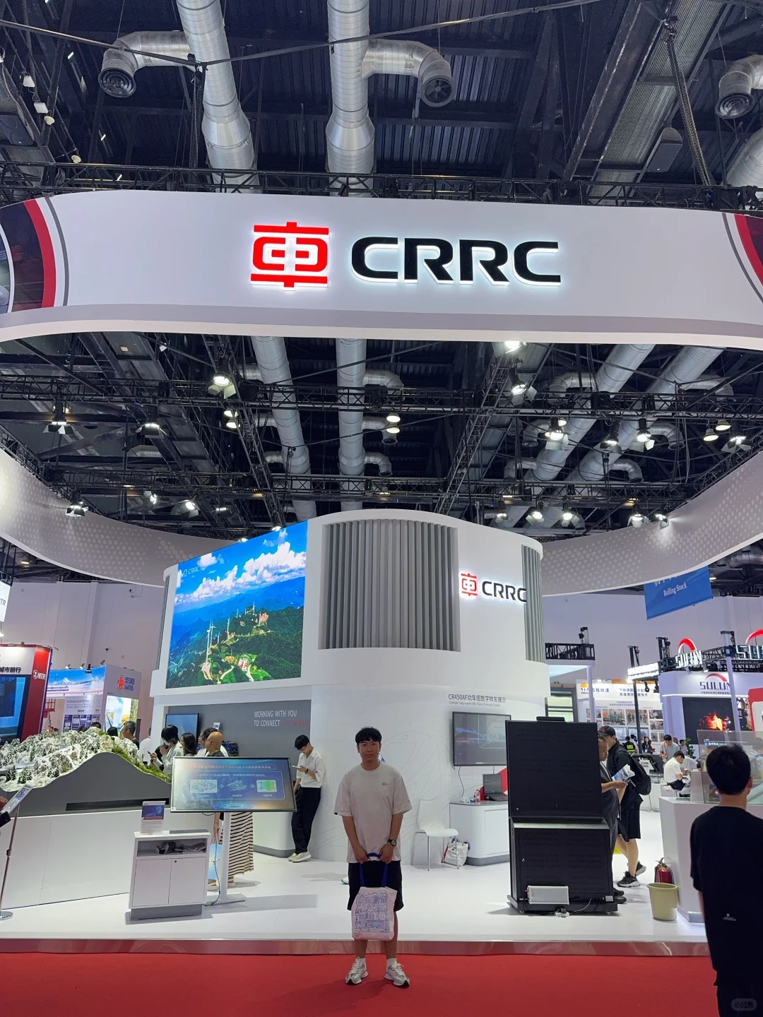 替我交大来铁路技术装备展露个脸！