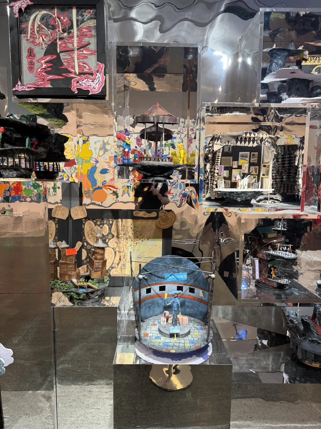 一个展览。
