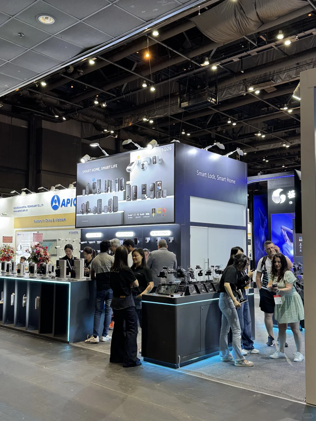 在香港电子展会的第三天