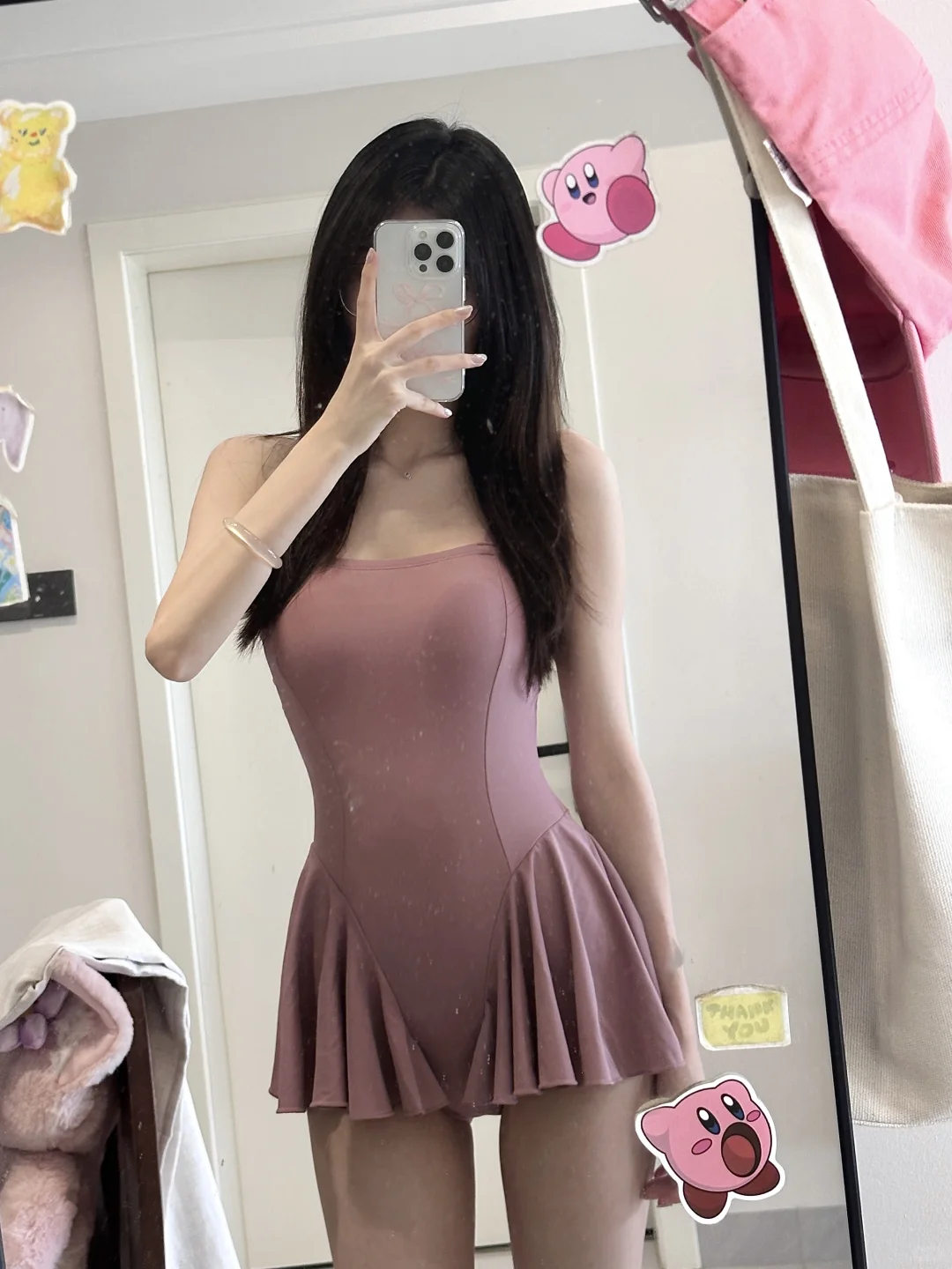 敢相信吗！这件泳衣仿佛开了瘦腰特效