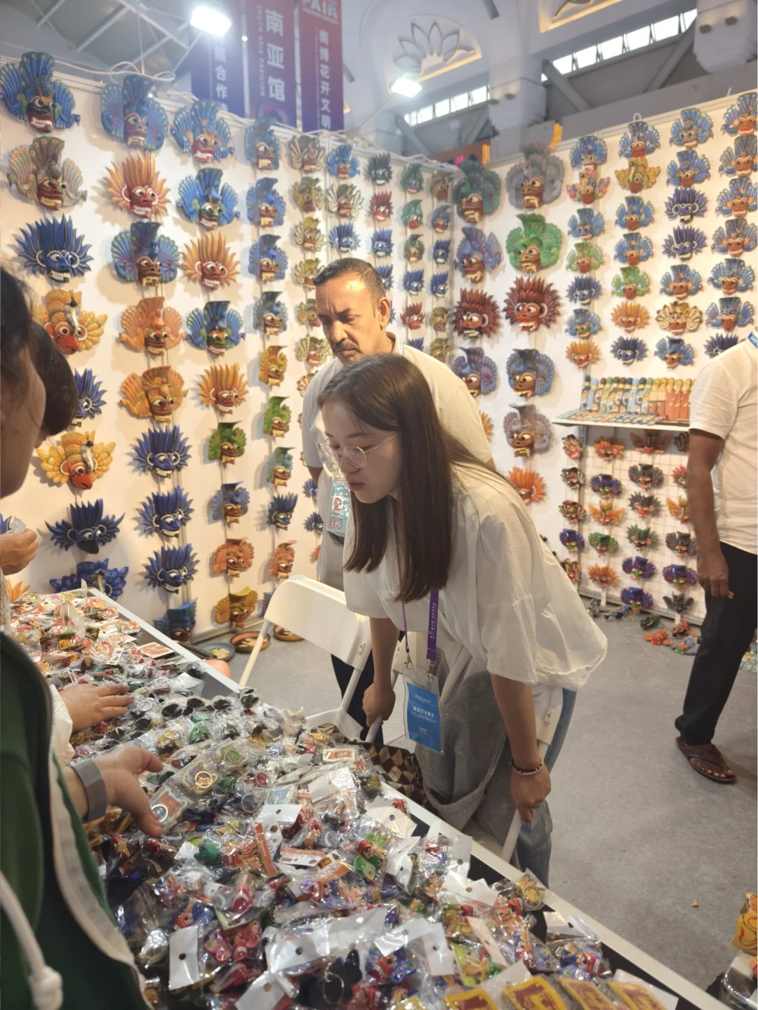 对南博会的手工制品没抵抗力