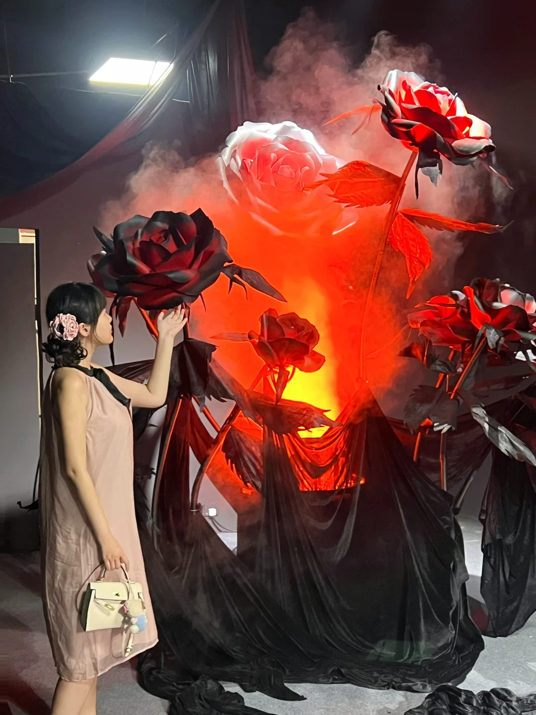 武汉新展｜《她要自己去买花》?巨新巨好拍～