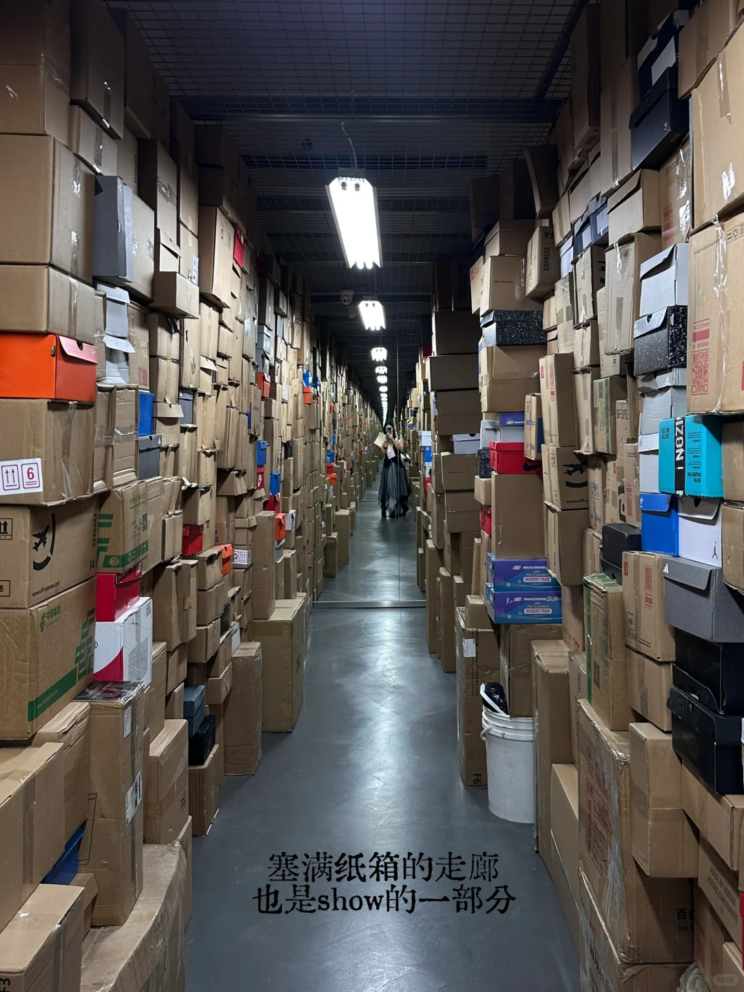 上海外滩坠震撼的新展……ᴜɴʀᴇᴀʟ sʜᴀᴅᴏᴡ