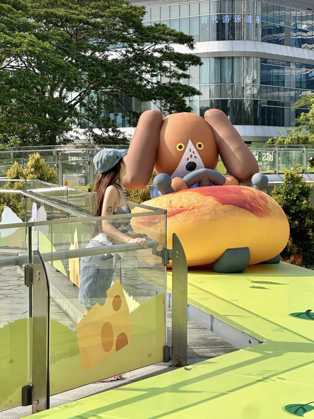 深圳首个腊肠狗主题街区?️0r做小狗海报！