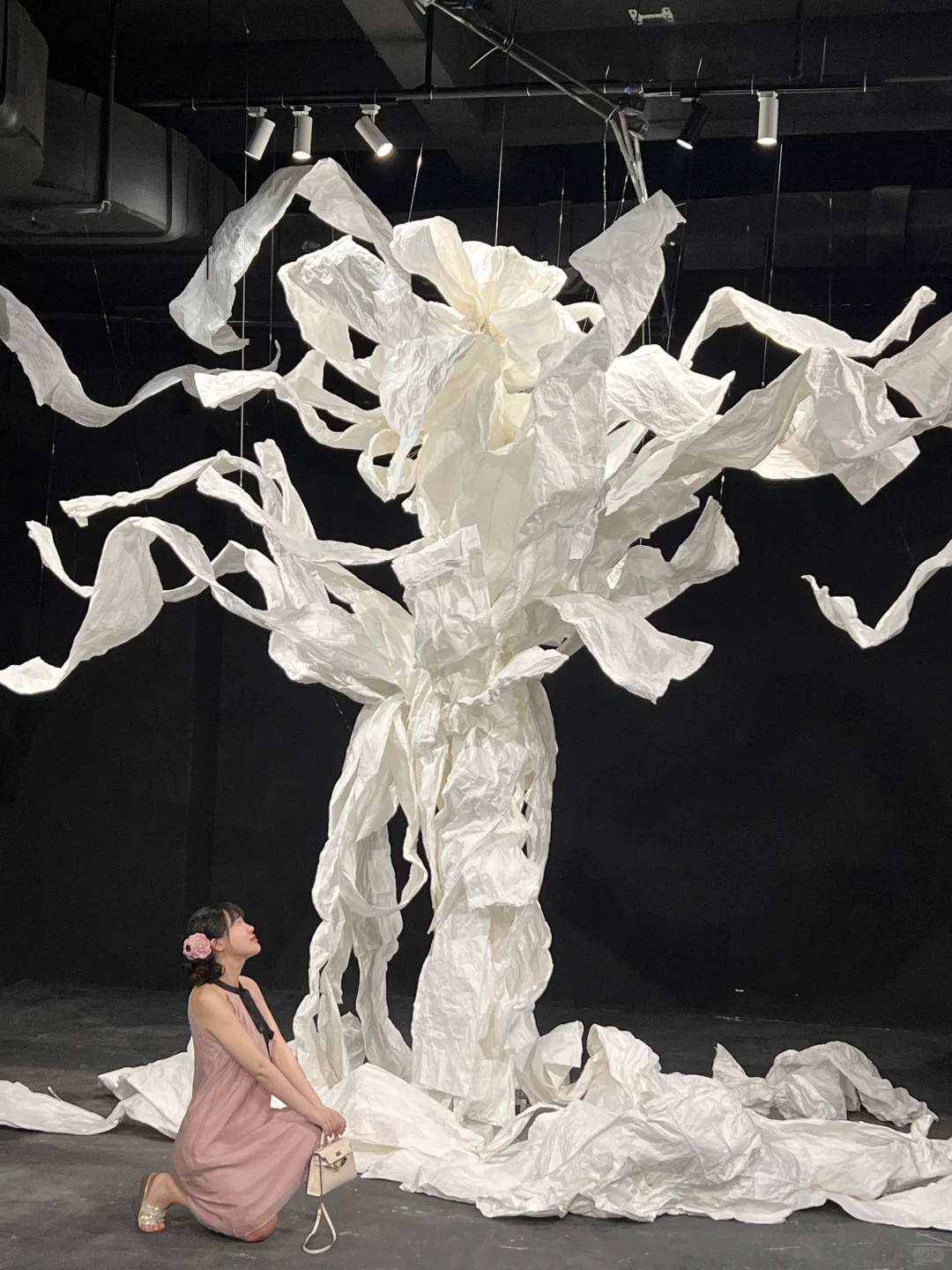 武汉新展｜《她要自己去买花》?巨新巨好拍～