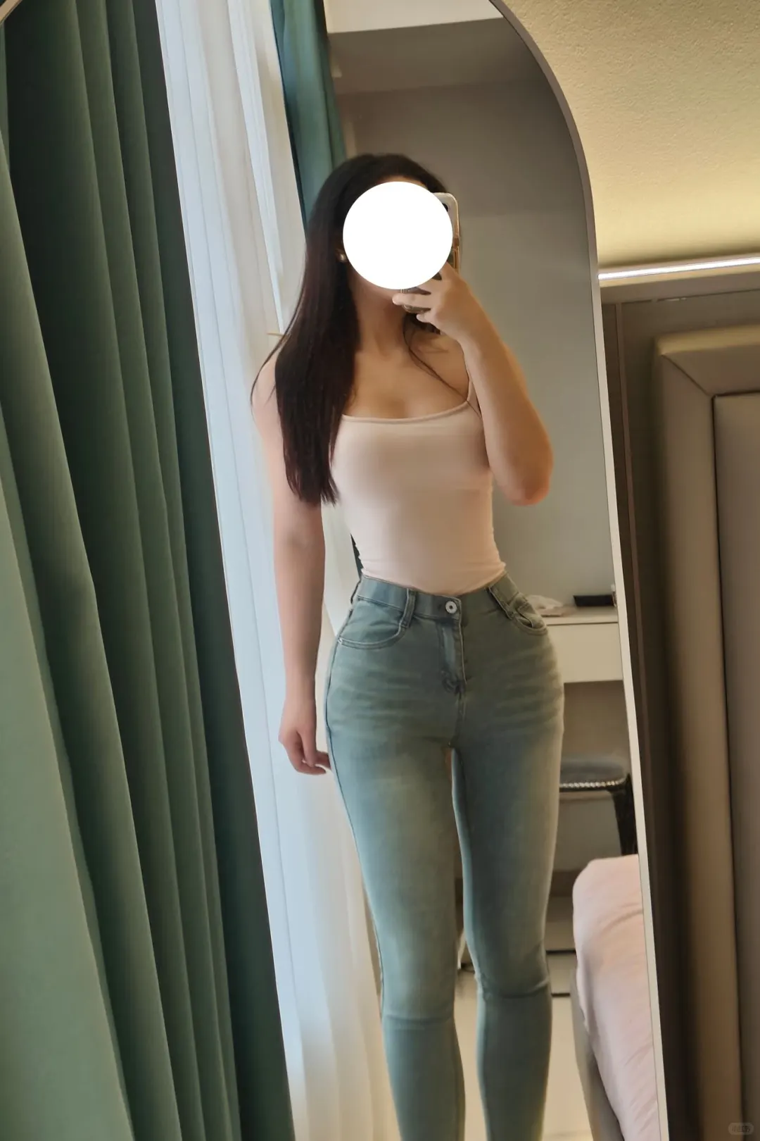 腰臀比＋紧身牛仔裤 姐的身材已经next leve