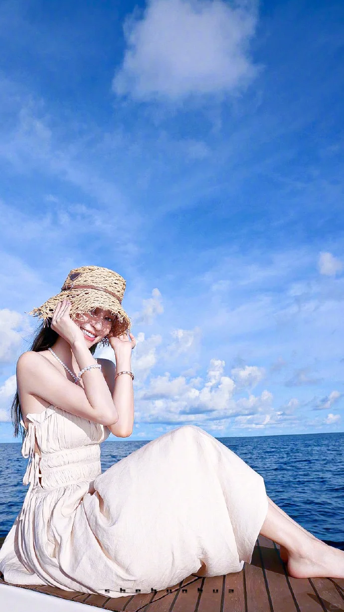 ?大家还记得Angelababy这组海边出圈照吗