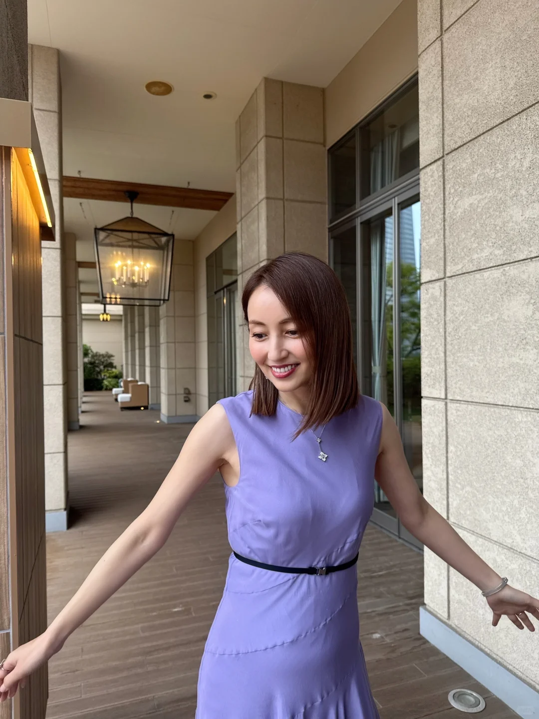 这身紫真的很显气色！
