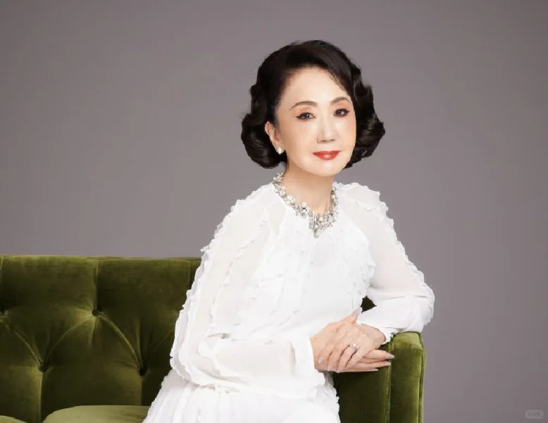 美魔女们50年代言专属?美伊娜多