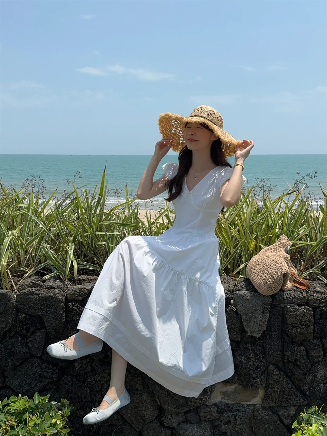 被问爆? 海边白裙穿搭公式！