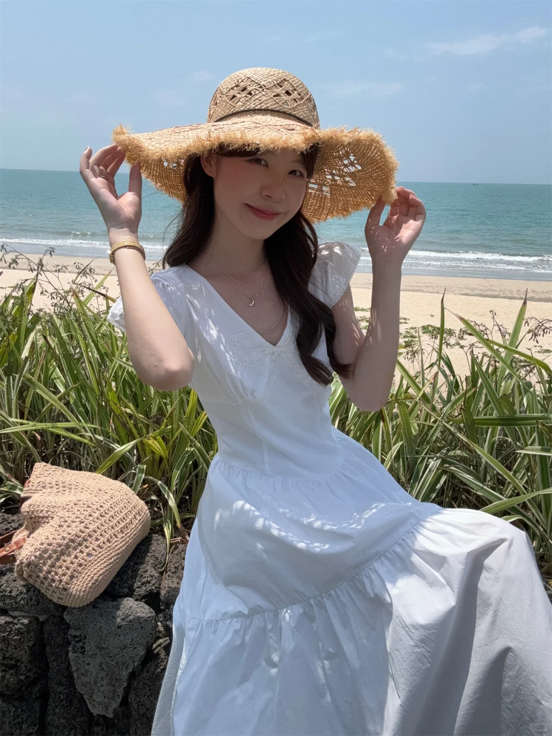 被问爆? 海边白裙穿搭公式！