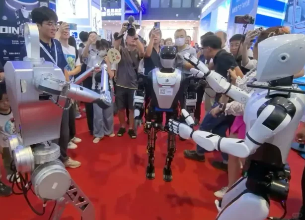 产业链协同创新“2025上海人形机器人展”