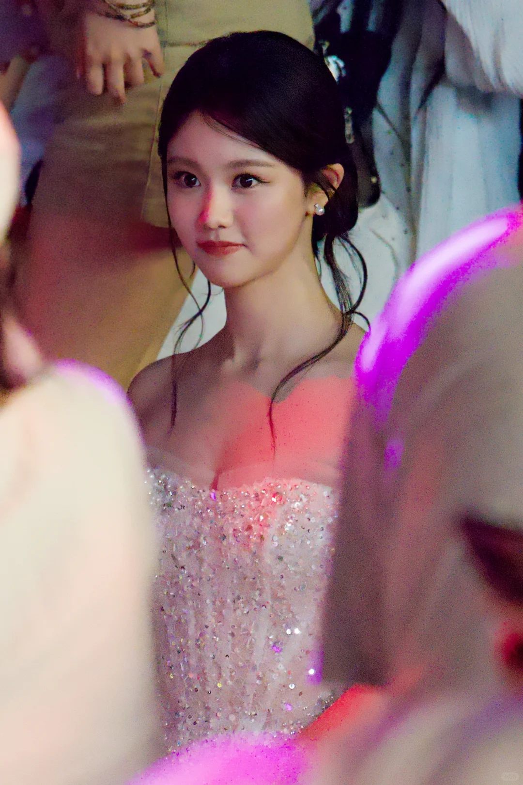 婚纱展偶遇小仙女，原来是乐华娱乐李佳佳！
