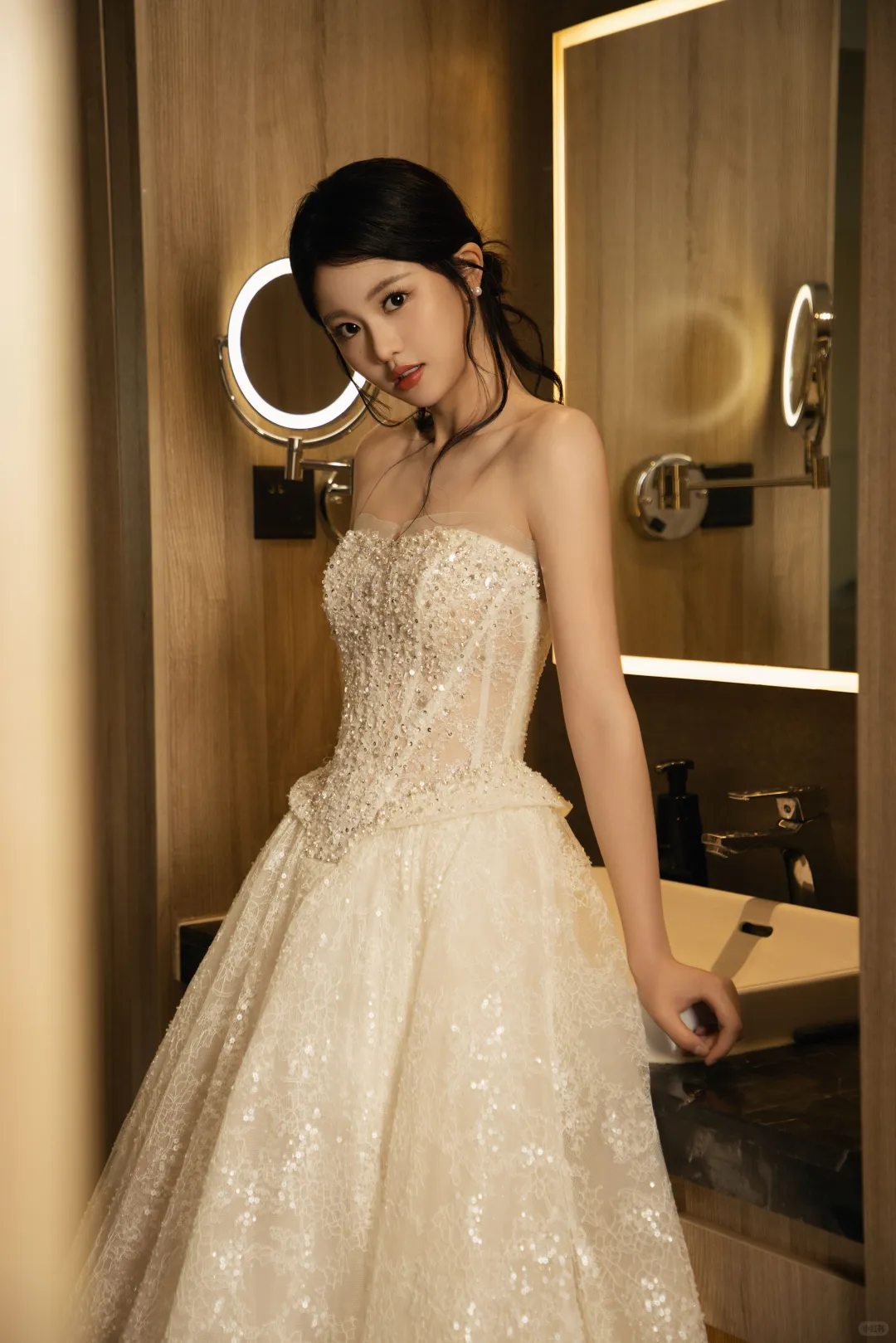 婚纱展偶遇小仙女，原来是乐华娱乐李佳佳！