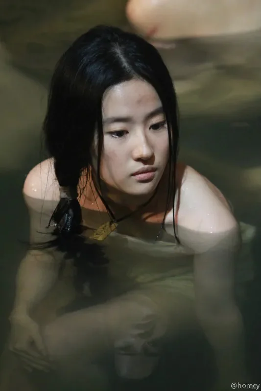 影视剧中的美人出浴，惊艳了时光